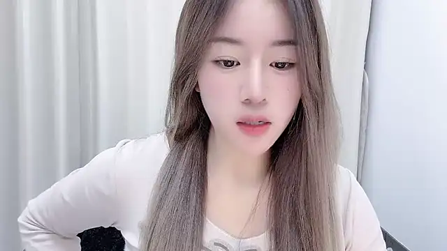 chloe-01 online show from 6, 12, 2024