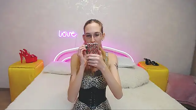 KlaryBrait online show from 25, 2, 2025