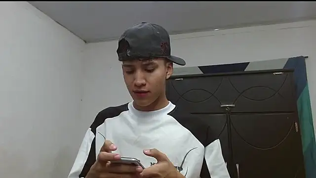 Macho Dom online show from 24, 10, 2025