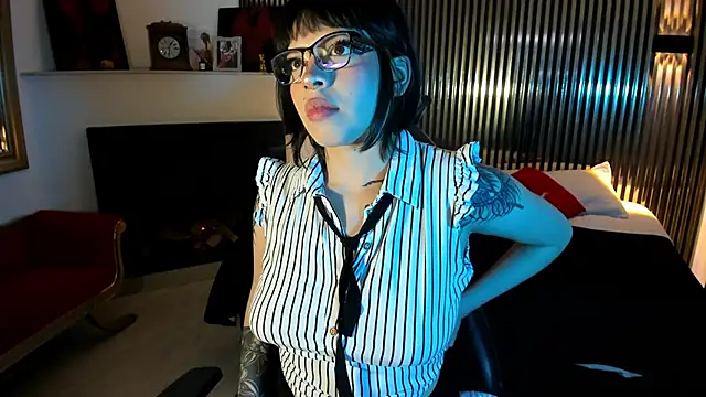 NattashaHotson online show from 26, 9, 2025