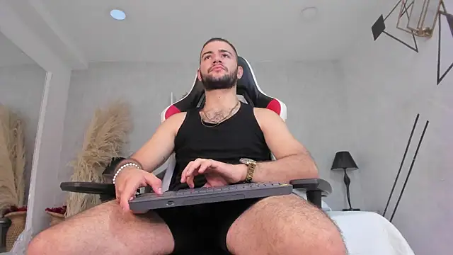 MaximusDick1  online show from 17, 5, 2026