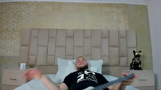 Snapshot of MaximusDick1_ chatting on 12, 10, 2025 MaximusDick1 online show from 12, 10, 2025