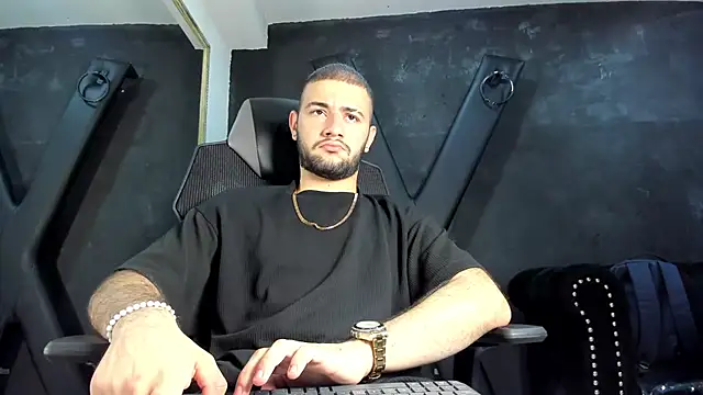 Snapshot of MaximusDick1_ chatting on 6, 10, 2025 MaximusDick1 online show from 6, 10, 2025