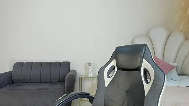 Snapshot of MaximusDick1_ chatting on 20, 6, 2026 MaximusDick1 online show from 20, 6, 2026