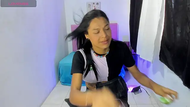 issa kitty online show from 10, 9, 2025