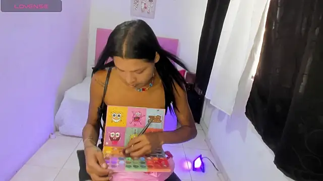 issa kitty online show from 6, 10, 2025