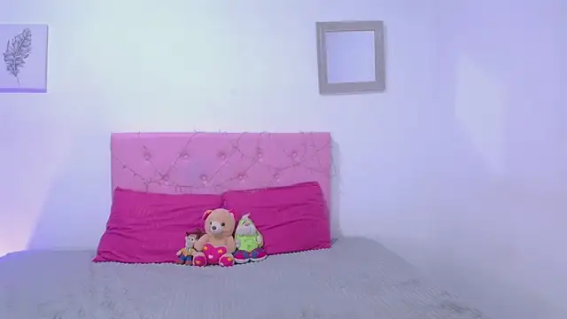 issa kitty online show from 18, 3, 2025