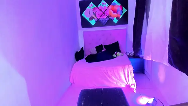 issa kitty online show from 20, 11, 2025