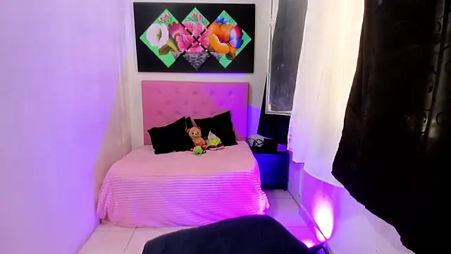 issa kitty online show from 26, 11, 2025