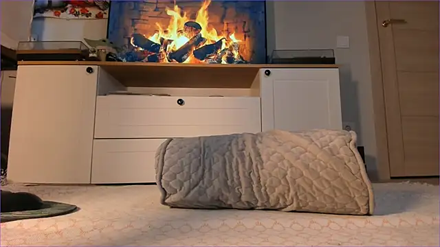 Erin Smojoke online show from 15, 11, 2025