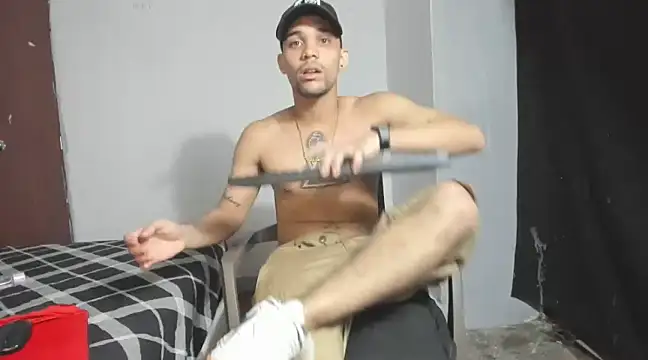 Snapshot of cali_and_lili chatting on 14, 12, 2024 cali and lili online show from 14, 12, 2024