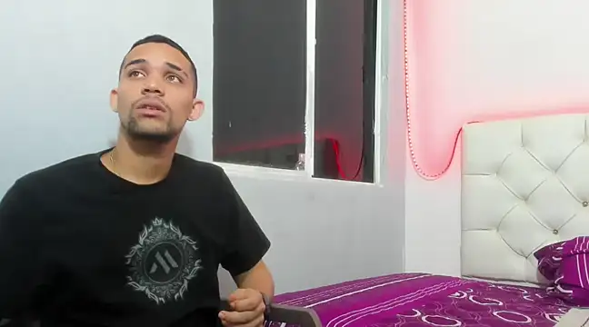 Snapshot of cali_and_lili chatting on 15, 12, 2024 cali and lili online show from 15, 12, 2024