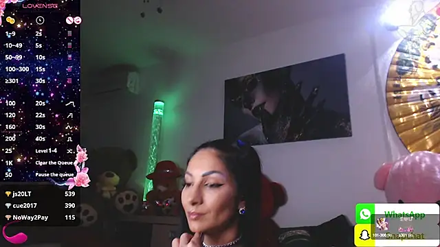 EvelynAisha online show from 13, 2, 2025