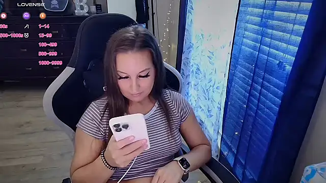 Brooklyn Bee online show from 15, 10, 2025