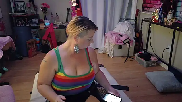 Luna1984 online show from 12, 9, 2025