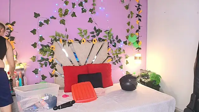 BRITHANY SPARK online show from 24, 4, 2026