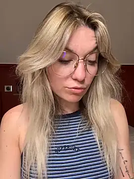 carlaaa online show from 23, 4, 2026