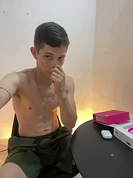 Snapshot of Bodyxx23 chatting on 5, 3, 2025 Bodyxx23 online show from 5, 3, 2025