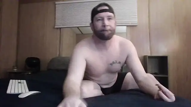 Snapshot of Edward_LongCock chatting on 6, 5, 2026 Edward LongCock online show from 6, 5, 2026