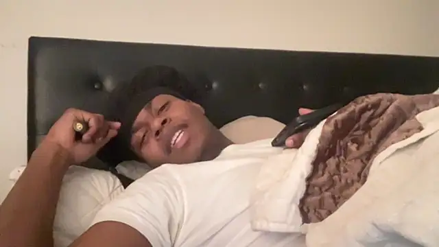 Snapshot of tokenkingtn chatting on 17, 12, 2025 tokenkingtn online show from 17, 12, 2025