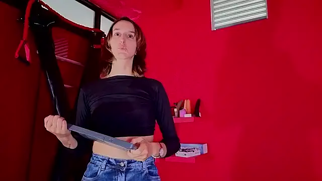 Ambar Roux  online show from 26, 5, 2026