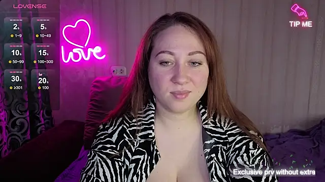 Snapshot of KellyCrystall chatting on 7, 11, 2025 KellyCrystall online show from 7, 11, 2025