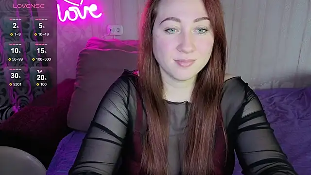 Snapshot of KellyCrystall chatting on 9, 10, 2025 KellyCrystall online show from 9, 10, 2025