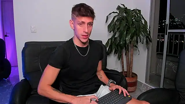 Jasperjoness online show from 4, 3, 2025