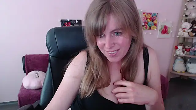 Hot Milady online show from 4, 6, 2026