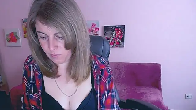 Hot Milady online show from 18, 3, 2025