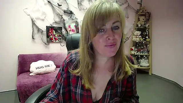 Hot Milady online show from 6, 11, 2025