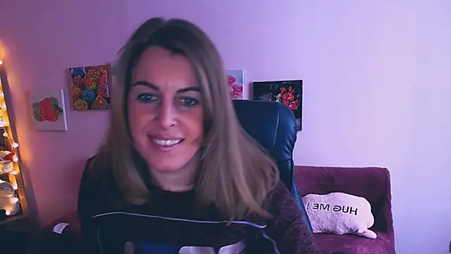 Hot Milady online show from 11, 2, 2025