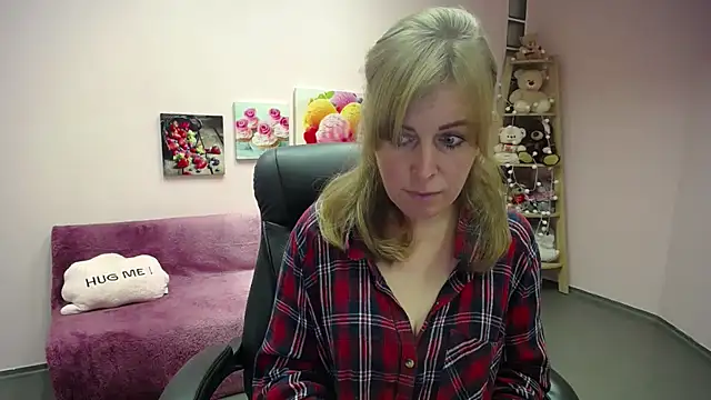 Hot Milady online show from 2, 10, 2025