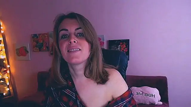 Hot Milady online show from 3, 2, 2025