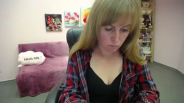 Hot Milady online show from 3, 10, 2025