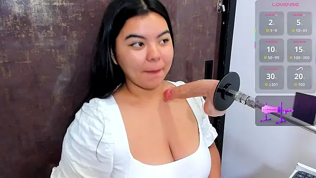 klhoe boobs online show from 12, 9, 2025