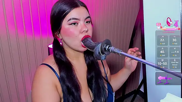 klhoe boobs online show from 10, 5, 2026