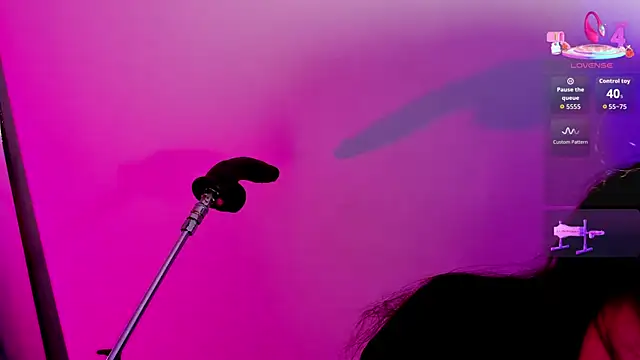 klhoe boobs online show from 23, 4, 2026