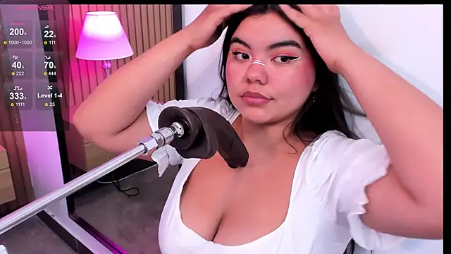 klhoe boobs online show from 21, 3, 2026