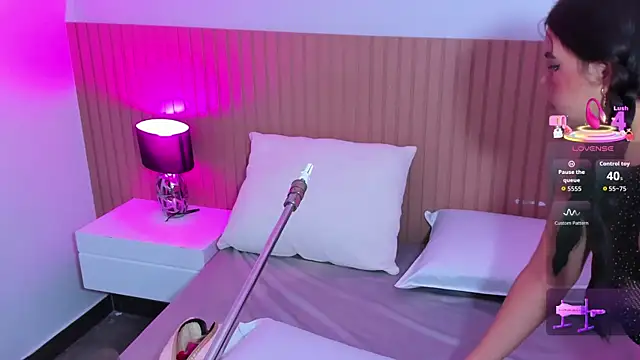 klhoe boobs online show from 8, 5, 2026