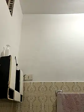 Snapshot of Miky_21 chatting on 20, 11, 2025 Miky 21 online show from 20, 11, 2025