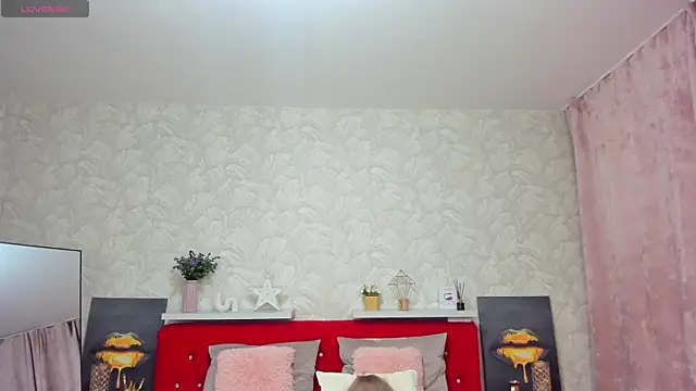 KattyPeachX online show from 19, 3, 2026