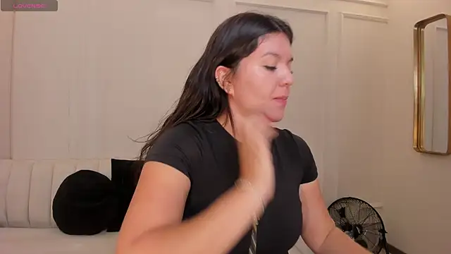 Snapshot of ValeriaRoldanX chatting on 20, 6, 2026 ValeriaRoldanX online show from 20, 6, 2026