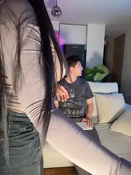 tiana nave online show from 4, 4, 2026