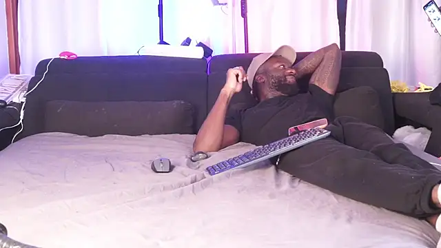 MacTroy online show from 5, 10, 2025