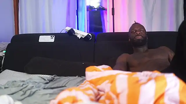 MacTroy online show from 10, 10, 2025