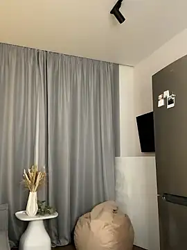 HellPeach online show from 6, 12, 2024