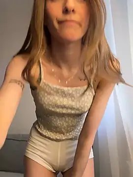 HellPeach online show from 25, 2, 2025