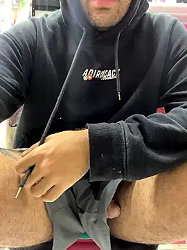 JuanZapata33 online show from 14, 12, 2025