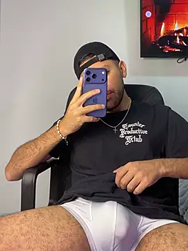 JuanZapata33 online show from 11, 3, 2026